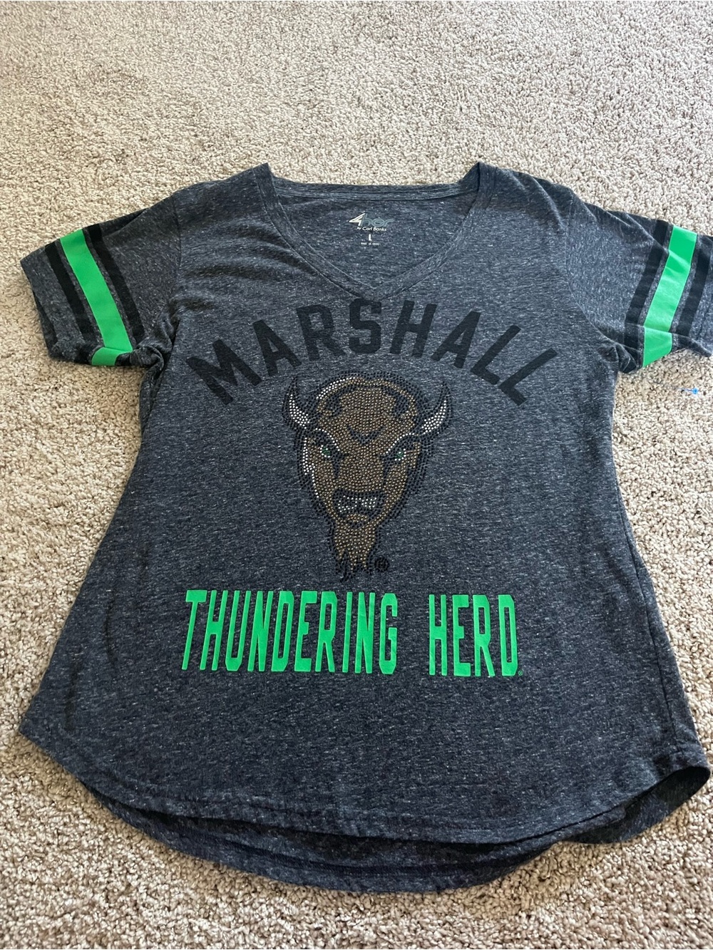 MarshallThundering Herd Gray V-Neck Tee women’s large